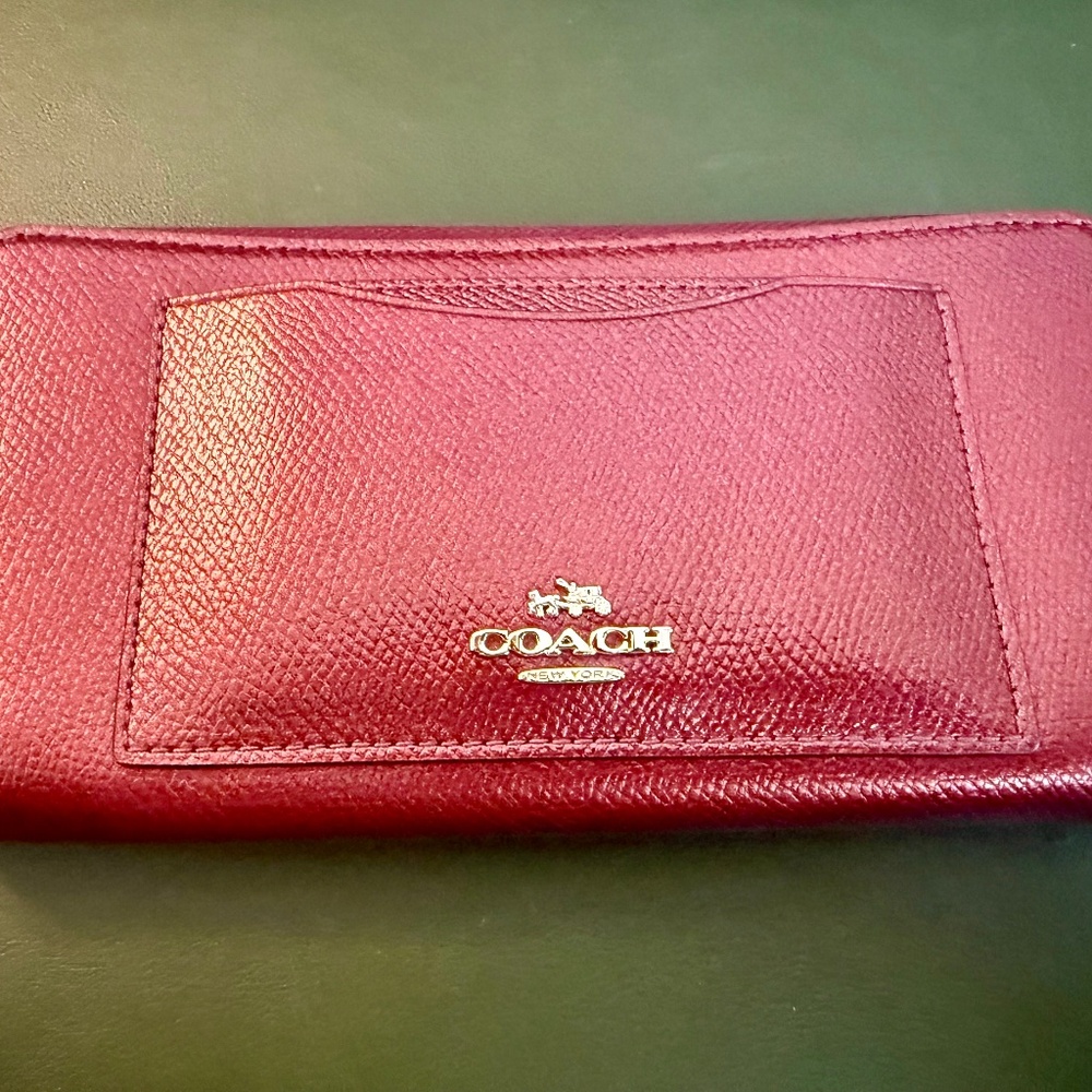 Coach Bold Red Pebbled Leather Medium Size Zip Wallet MSRP $394